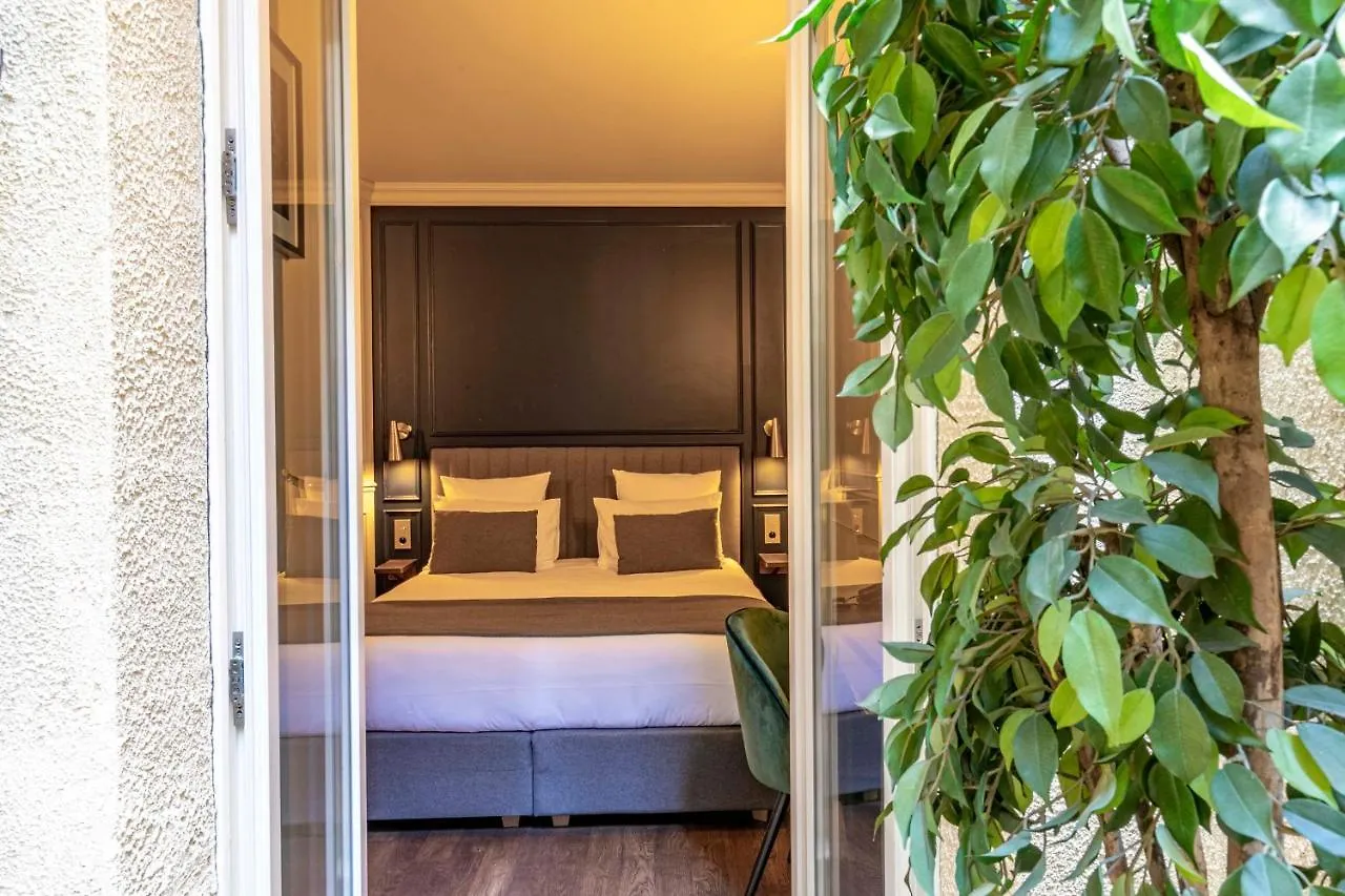 Maison Barbes Hotel