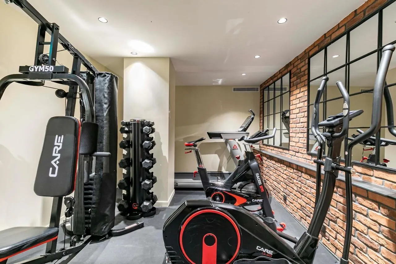Maison Barbes Otel 4*