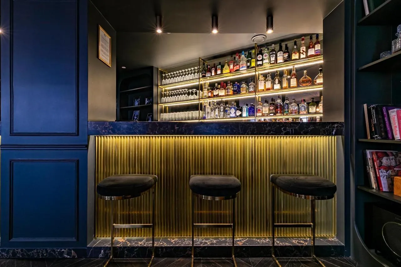 Hotel Maison Barbes París